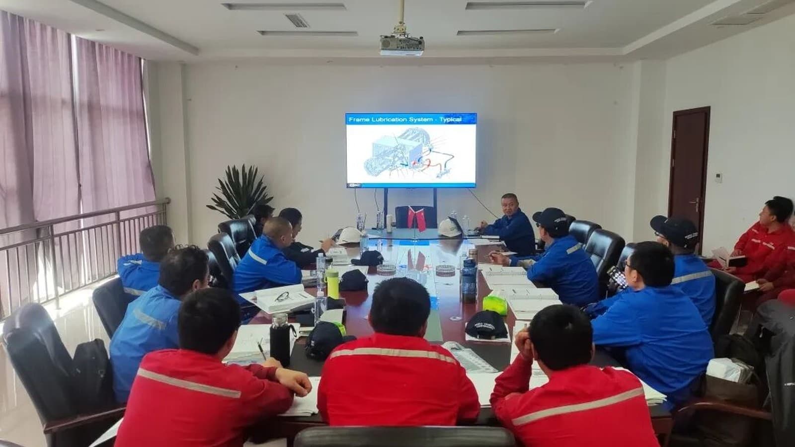 美国Ariel资深工程师莅临我司进行压缩机专业知识培训